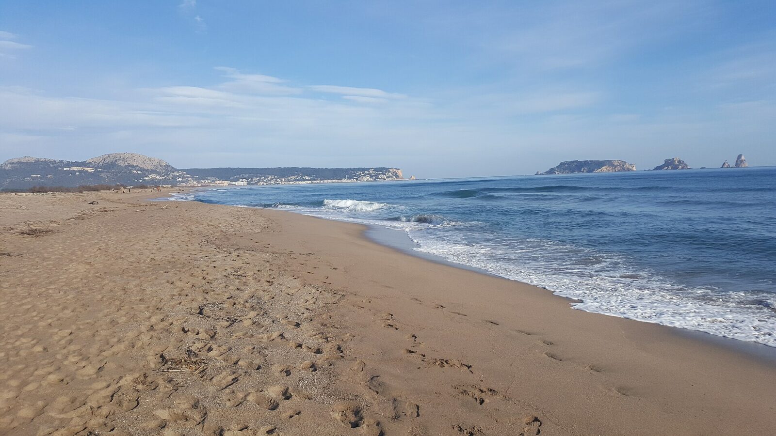 Vista de Platja de la Fonollera i Mas Pinell