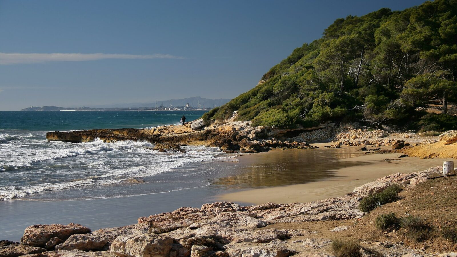 Vista de Platja de Calabecs o Roca Plana